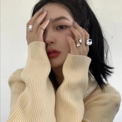 阳台上的坏女孩